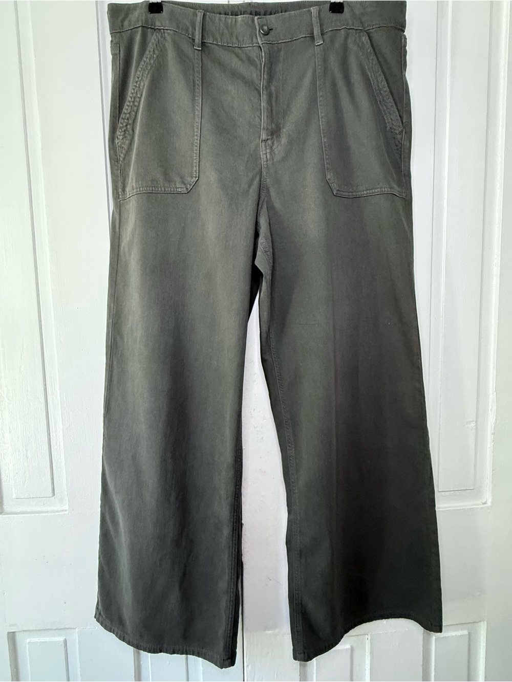 American Eagle Super High-Rise Baggy Wide Leg Gray Pants - 18